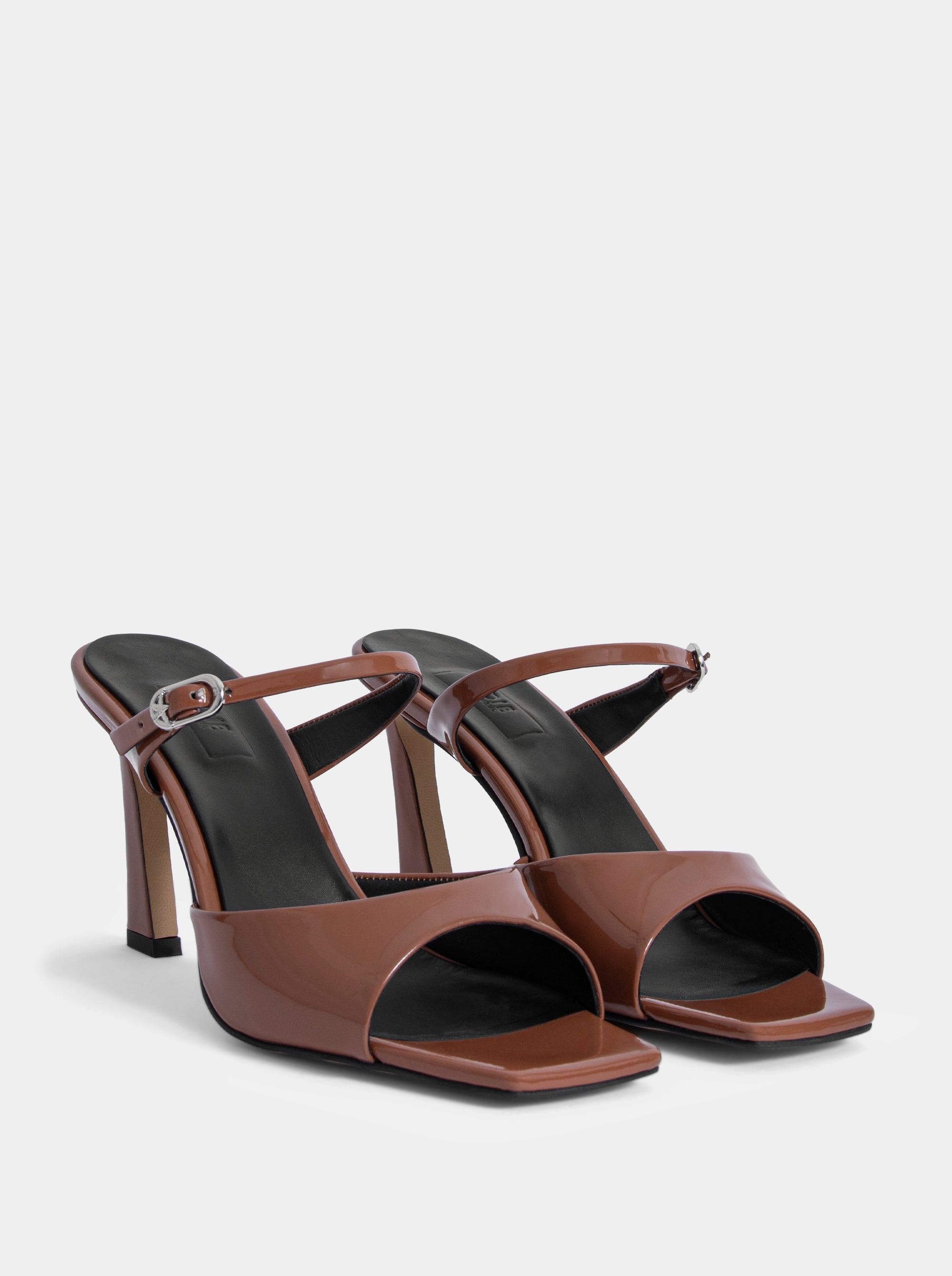 SERA CARAMEL PATENT SANDALS