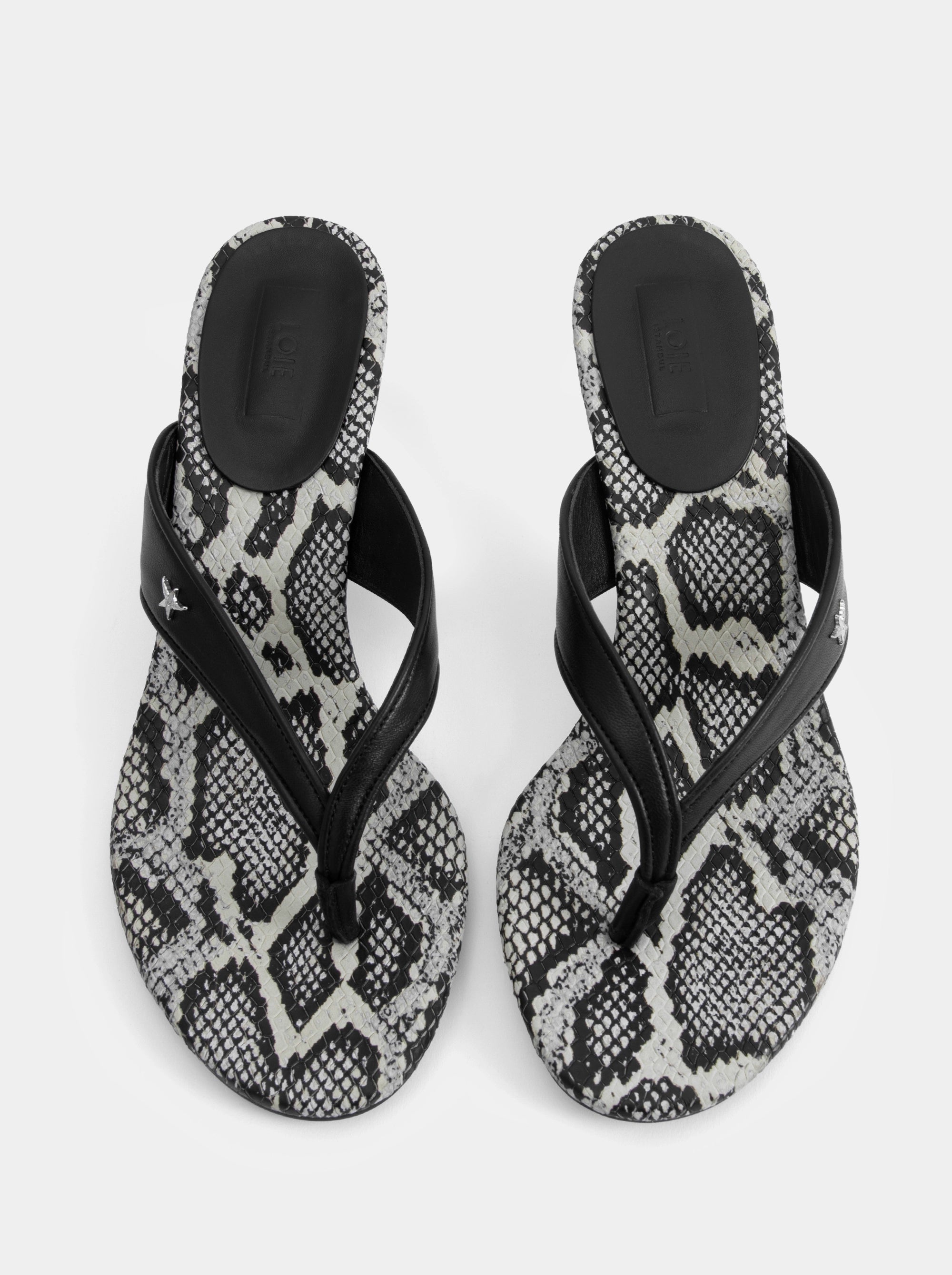 CHIC SNAKE SANDALS