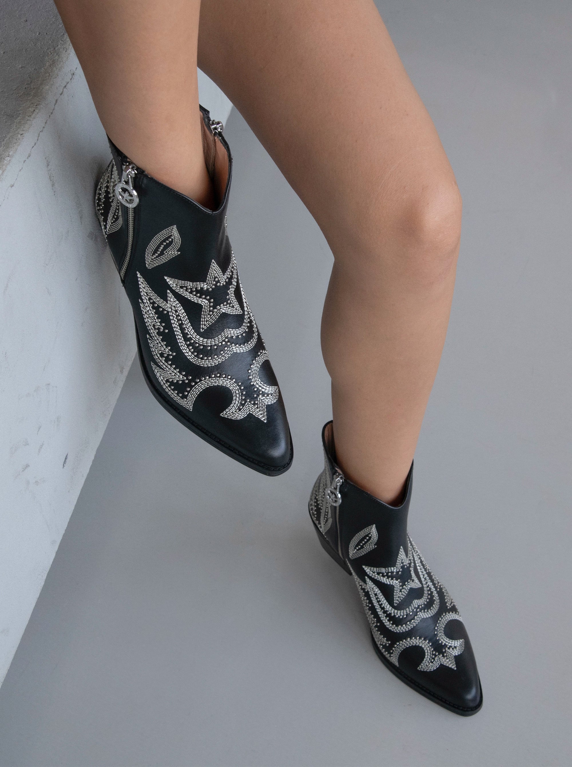 SILVA BLACK LEATHER BOOTIES