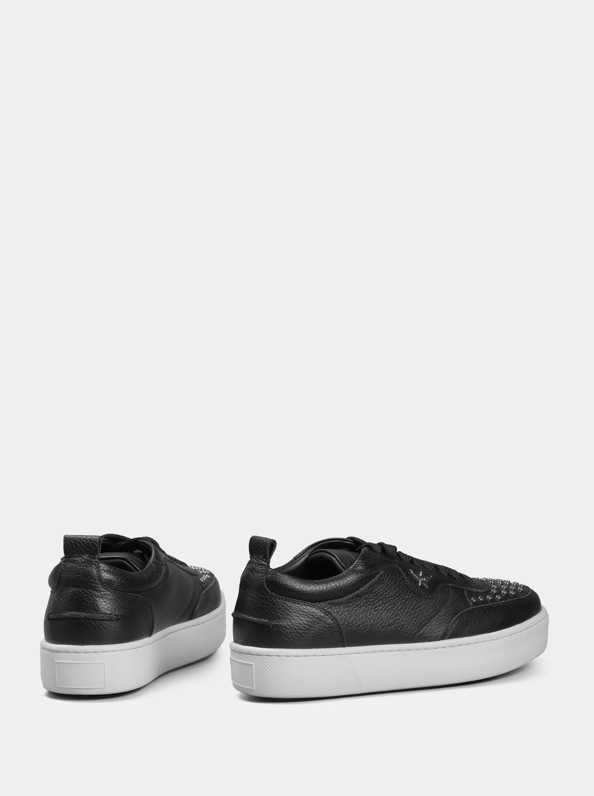 STAR PIN BLACK SNEAKERS