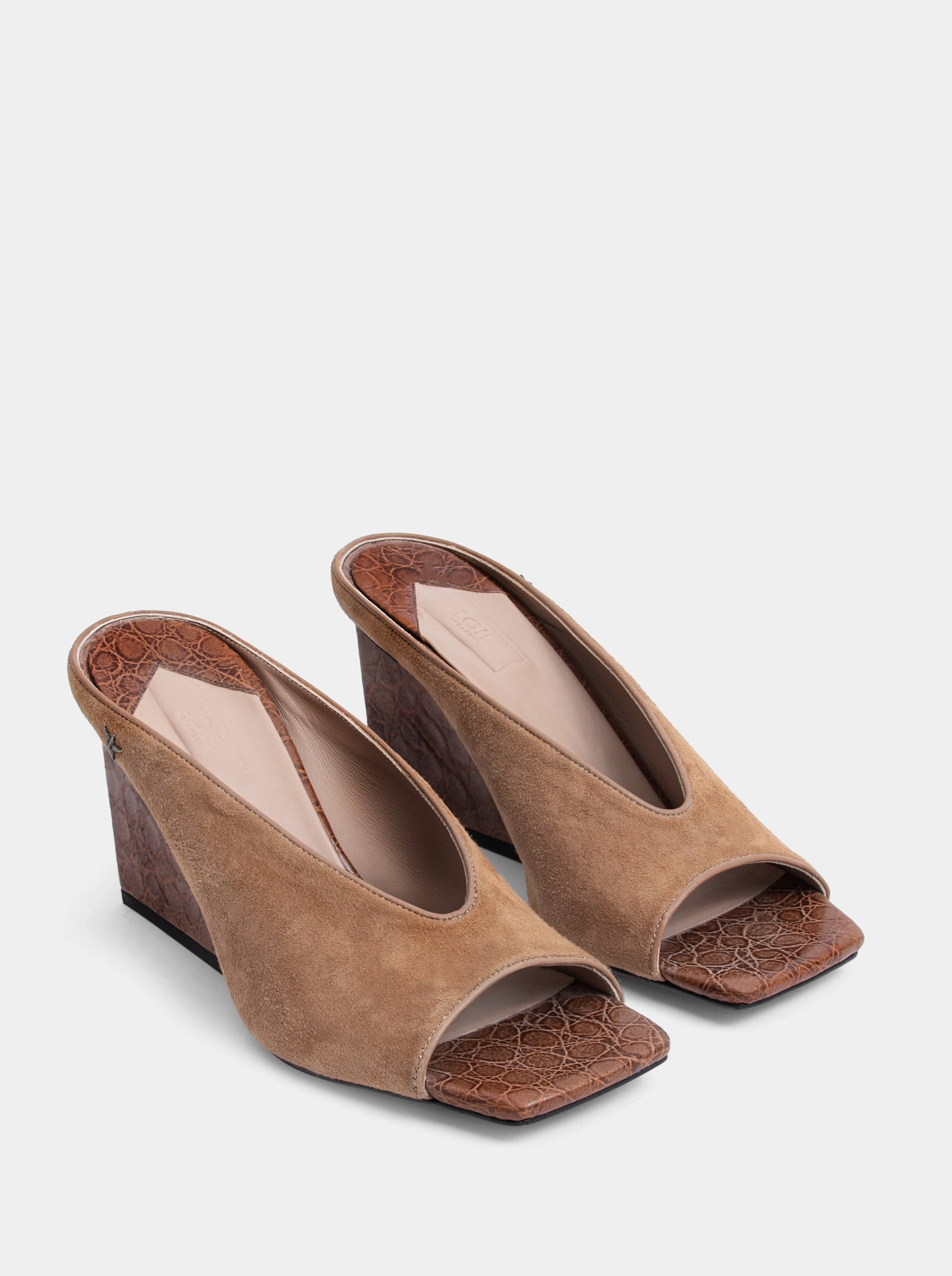 STRATEGY TABACCO SUEDE SANDALS