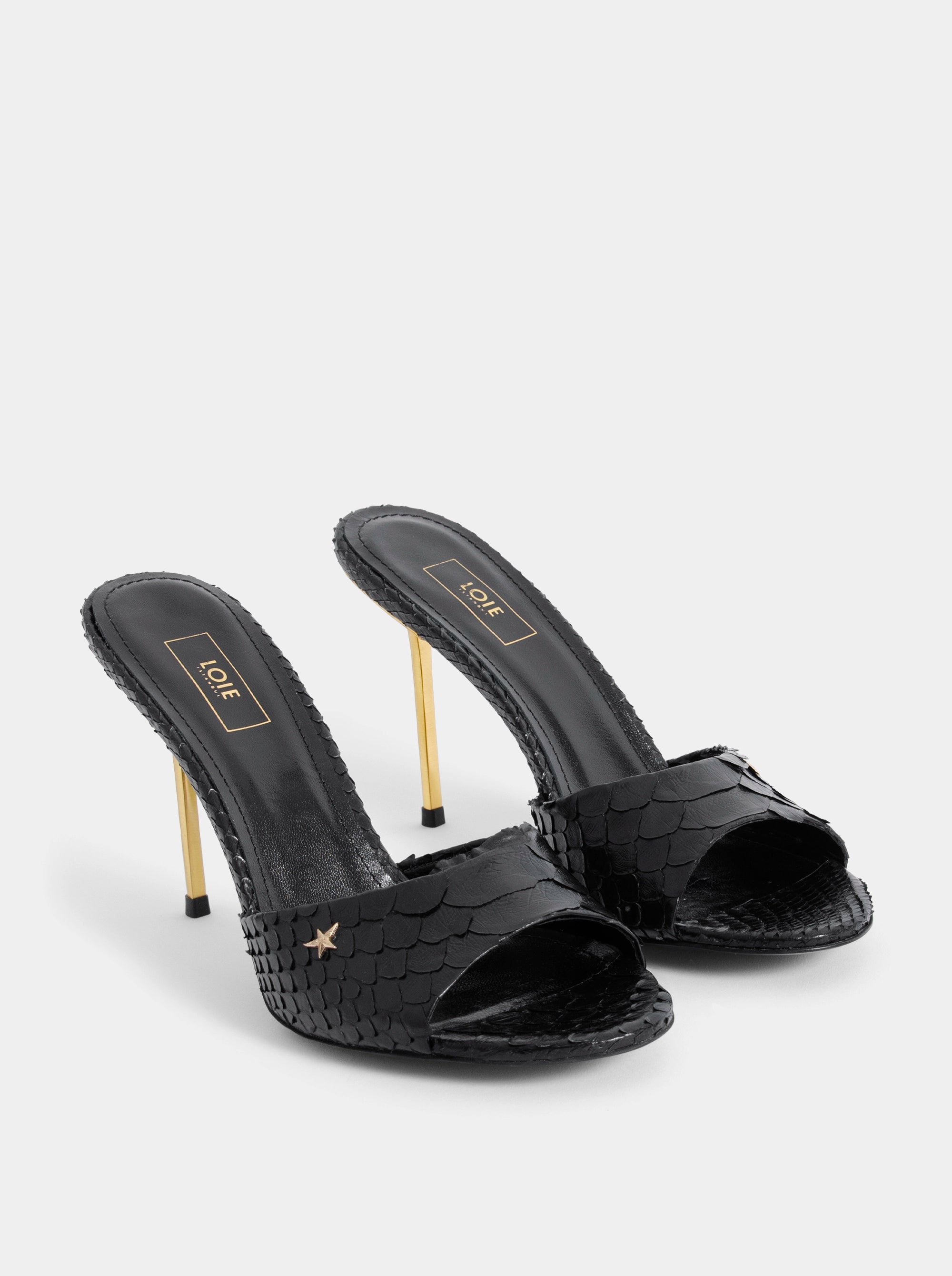 WANDER BLACK PYTHON SLIPPERS